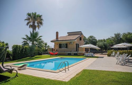 Piedimonte Etneo Villa | 3 Bedroom Villa in piedimonte etneo