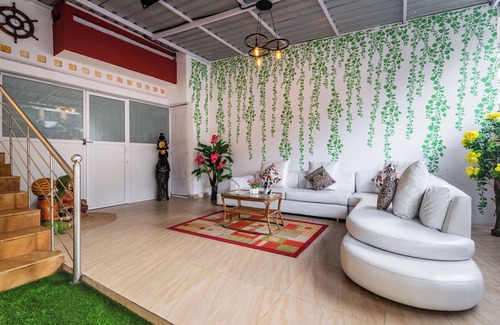Kandivali East Villa | 3-bedroom villa in awesome Mumbai with AC, WiFi. Enjoy your stay