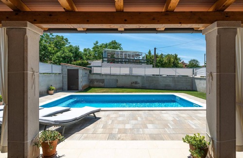 Muntic House | 3 Bedroom Villa in Pula