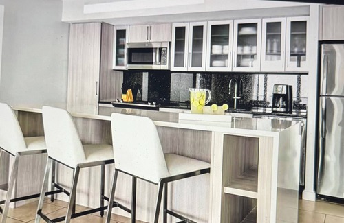 Marco Island Villa | 3-bedroom villa in Marriotts Crystal shore on the beach at fabulous Marco Island