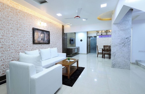 Kandivali East House | 3-Bedroom Villa – Relax with Garden, Gym & BBQ