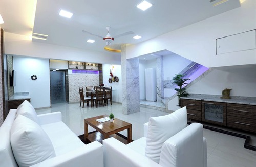 Kandivali East House | 3-Bedroom Villa – Relax with Garden, Gym & BBQ