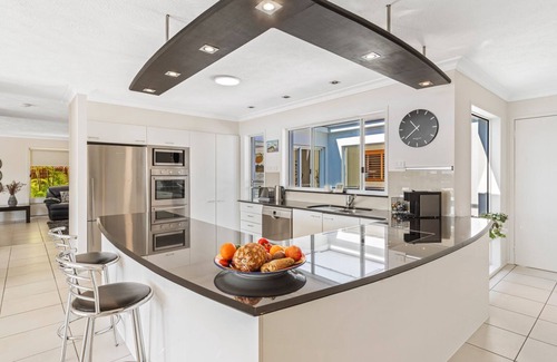 Maroochydore House | 3 bedroom Waterfront Gem on Maroochydore Canal