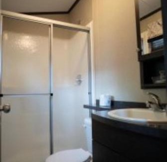 Roseneath House | 3 Bedroom Waterfront Cottage 11