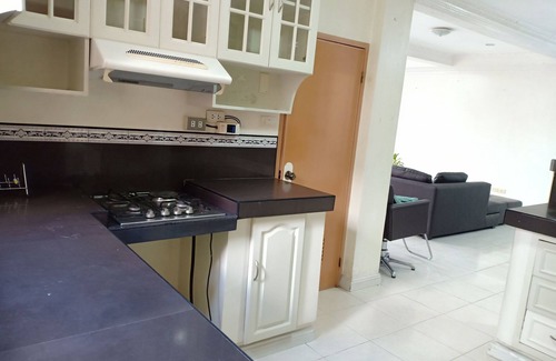 Talamban House | 3 bedroom whole house can accomodate up to 10 Pax, inside a private gated cmpnd