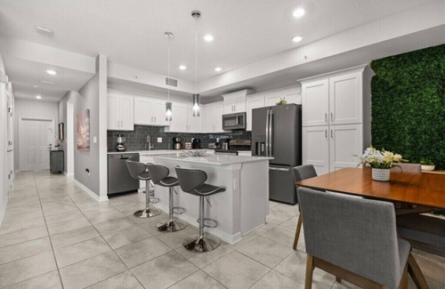 Kissimmee Apartment | 3 Bedrooms/2 Bathrooms/Storey Lake (3141-306)