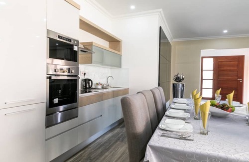 Lusaka Villa | 3 Bedrooms Exclusive Villa in Mass Media