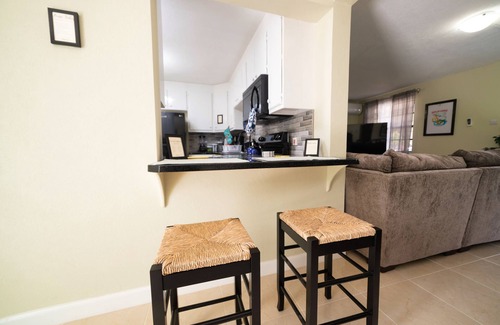 Cane Hill House | 3 Bedrooms in paradise w/fruit trees 3 mins-Oistins!