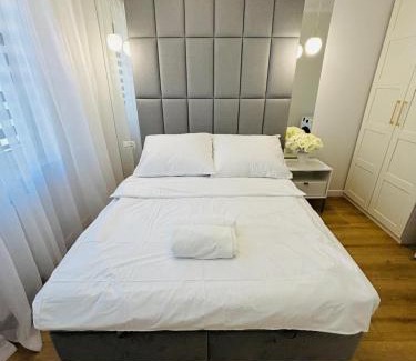 Rzeszow Apartment | 3 Bedrooms Premium Bella White for 8 Guests with AC and Underground Parking