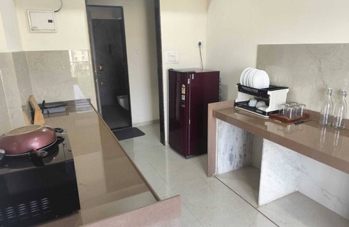 Santacruz Bed & Breakfast | 3 BHK Apartment with AC, WiFi, and Rooftop in Santacruz, Mumbai.