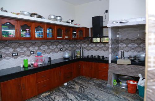 Kozhikode Villa | 3 BHK HOUSE with nice facilities,Gate&Fence