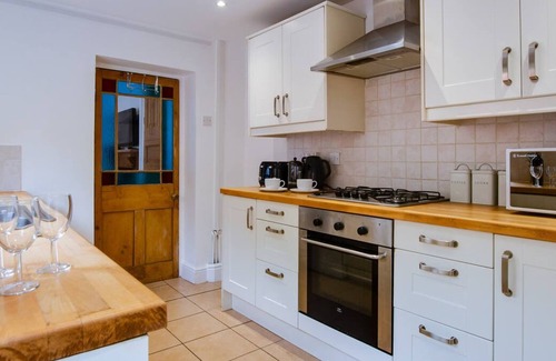 Nantgarw House | 3 Cardiff Road in the beautiful Cardiff