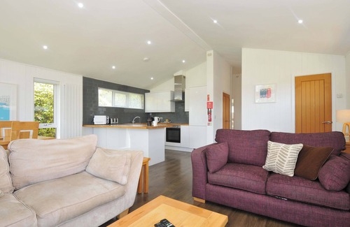 Dobwalls Cottage | 3 HORIZON VIEW, pet friendly, luxury holiday cottage in Dobwalls