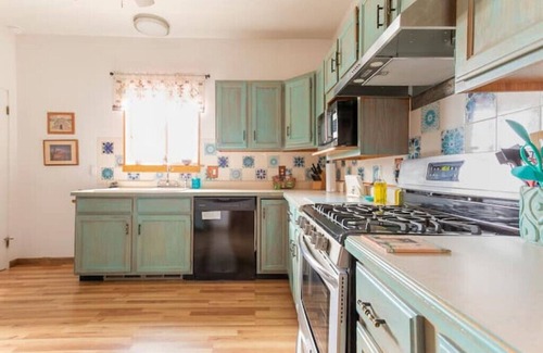 Grand Junction House | 3 King Beds-Hot Tub-Firepit-Historic-Downtownn