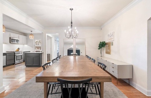 Aksarben - Elmwood Park House | 3 Living Rooms, 2 Garages, Gym & Chef’s Kitchen! Room for the Whole Group!
