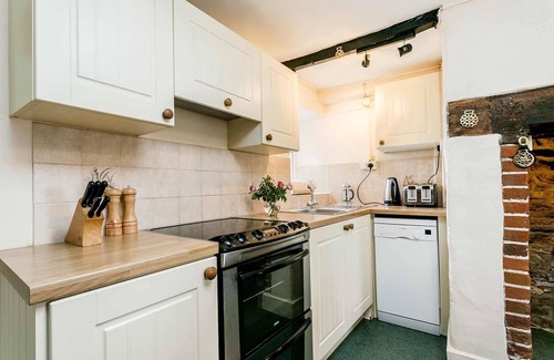 Littlebredy Cottage | 3 Lower Farm, 2 bedroom Country cottage.