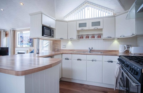 Llanddowror Apartment | 3 Manor Lodge - 2 Bedroom Lodge - Pendine