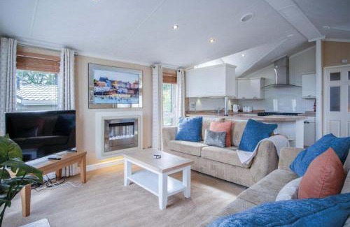 Llanddowror Apartment | 3 Manor Lodge - 2 Bedroom Lodge - Pendine