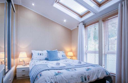Llanddowror Apartment | 3 Manor Lodge - 2 Bedroom Lodge - Pendine