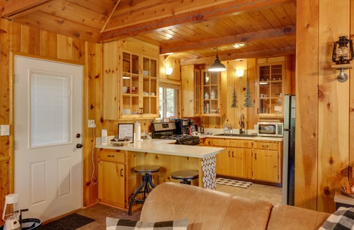 Dorrington Cabin | 3 Mi to Big Trees State Park: Cabin w/Scenic Deck