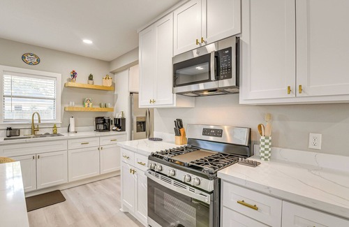 Greater East End House | 3 Mi to Dtwn: Dog-Friendly Home in Houston!