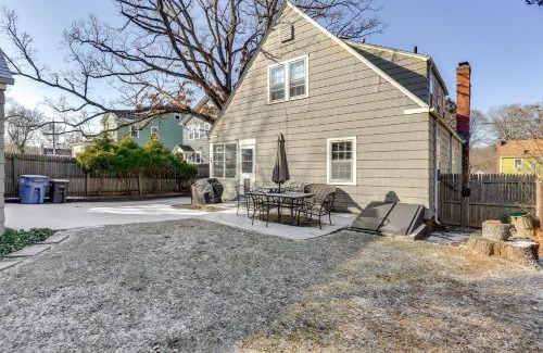 West New Haven House | 3 Mi to Dtwn Gem with Patio and Fire Pit in New Haven