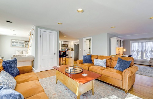 Old Mystic House | 3 Mi to Dtwn: Mystic Getaway w/Deck & Grill!