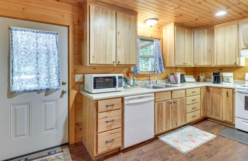 Fort Payne House | 3 Mi to Little River Canyon Scenic Alabama Cabin