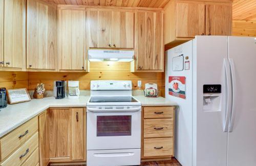 Fort Payne House | 3 Mi to Little River Canyon Scenic Alabama Cabin