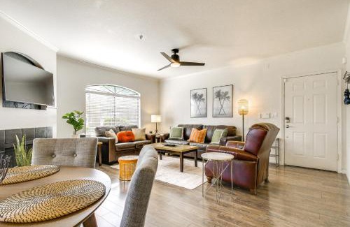 North Scottsdale Apartment | 3 Mi to TPC Chic Condo with Pool Access and Grills
