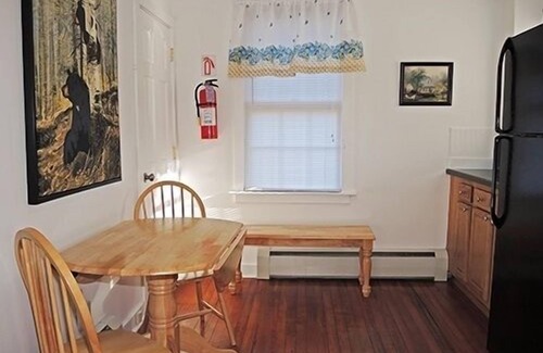 Milford House | 3 Mile Drive to Cooperstown Dreams Park and POOL