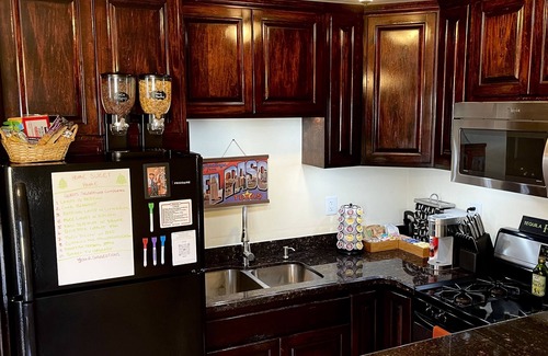 Biggs Field House | 3 Min to Airport/Fort Bliss - Very Pet Friendly