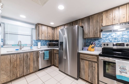 Ocean View Halifax Estates Condo | 3 min walk to beach! Ocean and river views. Great sunsets! Updated 2 br 2ba