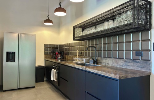 Mal Pais Apartment | 3 minutes from the tide pools &ocean with pool