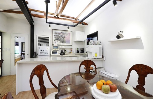 Gwanghui-dong House | 3 minutes to subways and buses. Modern hanok for a family or friends!