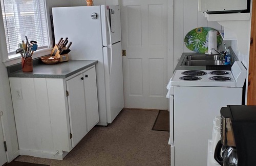 Southport Cottage | 3 one-bedroom fully equipped cottages with free WIFI/weekly rental