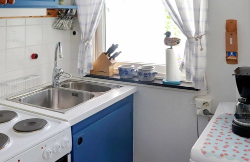 Hollviken House | 3 person holiday home in HÖLLVIKEN