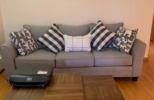 New Brunswick House | #3 QueenSize Bed bright room near New Brunswick NJ downtown