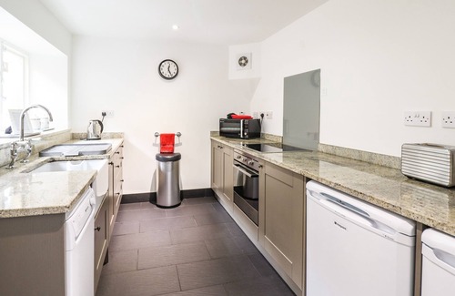 Betws-Y-Coed Cottage | 3 RAILWAY COTTAGES, family friendly, with open fire in Betws-Y-Coed