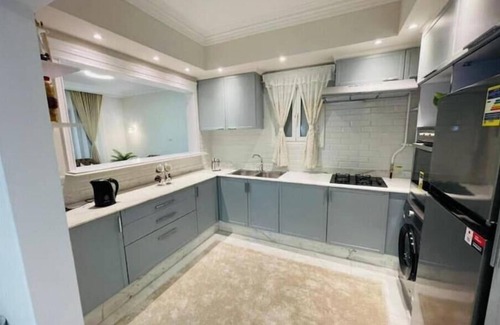 Oula Apartment | 3-room apartment in Beverly Hills