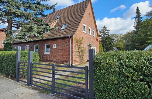 Markgrafenheide Apartment | 3 room apartment with WLAN on the 1st floor - MH6