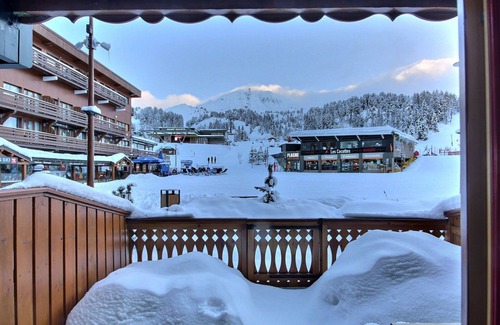 Plagne Centre Apartment | 3-room apartment at the foot of the slopes with terrace and WiFi in Plagne Centre