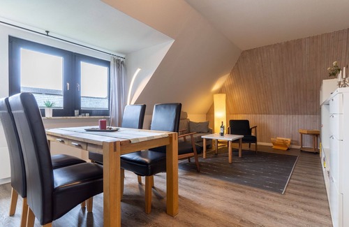 Tating Apartment | 3-room apartment on the 1st floor of a detached house with infrared cabin and balcony.