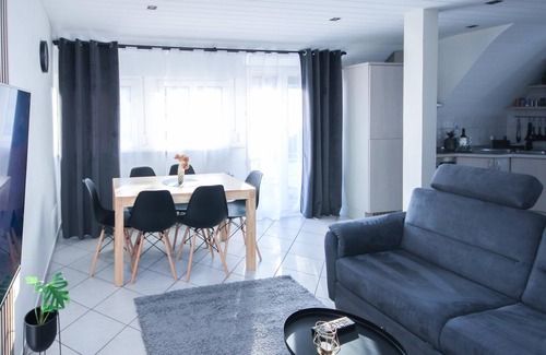 Stuttgart Apartment | 3 room duplex apartment 6 people Zuffenhausen Porsche