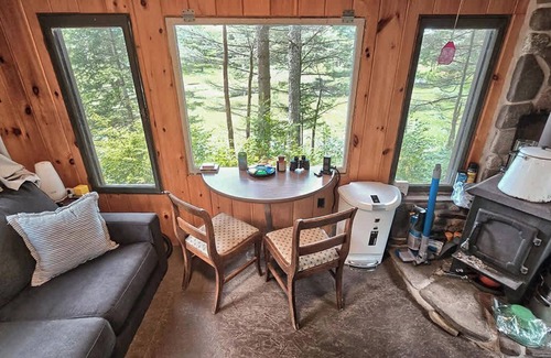 Glenfield Cabin | 3 Secluded amazing spots on your own Private Pond. Serenity!