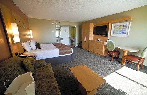 Tybee Island Hotel | 3-Star Hotel ∙ DeSoto Beach Garden Suites