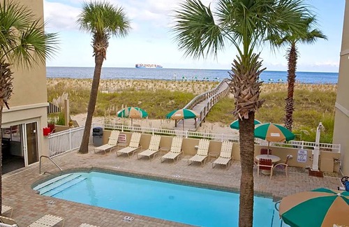 Tybee Island Hotel | 3-Star Hotel ∙ DeSoto Beach Garden Suites