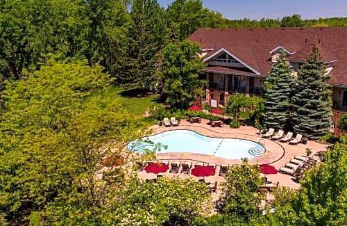 Collingwood Hotel | 3-Star Hotel ∙ Georgian Bay Hotel Trademark Collection by Wyndham