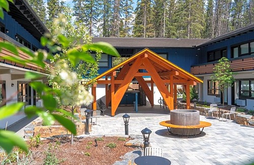 Banff Hotel | 3-Star Hotel ∙ The Dorothy Motel