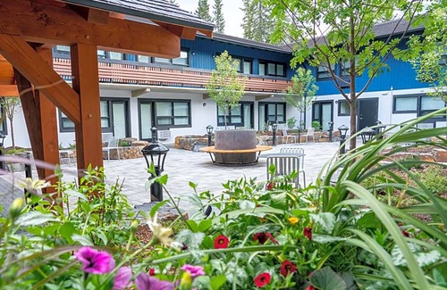 Banff Hotel | 3-Star Hotel ∙ The Dorothy Motel